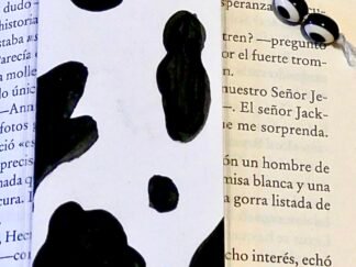 Marcapáginas artesanal Manchas Vaca Blanco