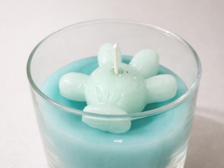 vela artesanal mano Mickey azul