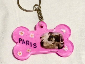 Llavero personalizado hueso mascota rosa