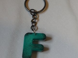 Llavero letra F verde esmeralda
