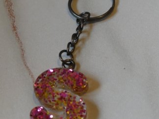 Llavero letra S rosa con glitter